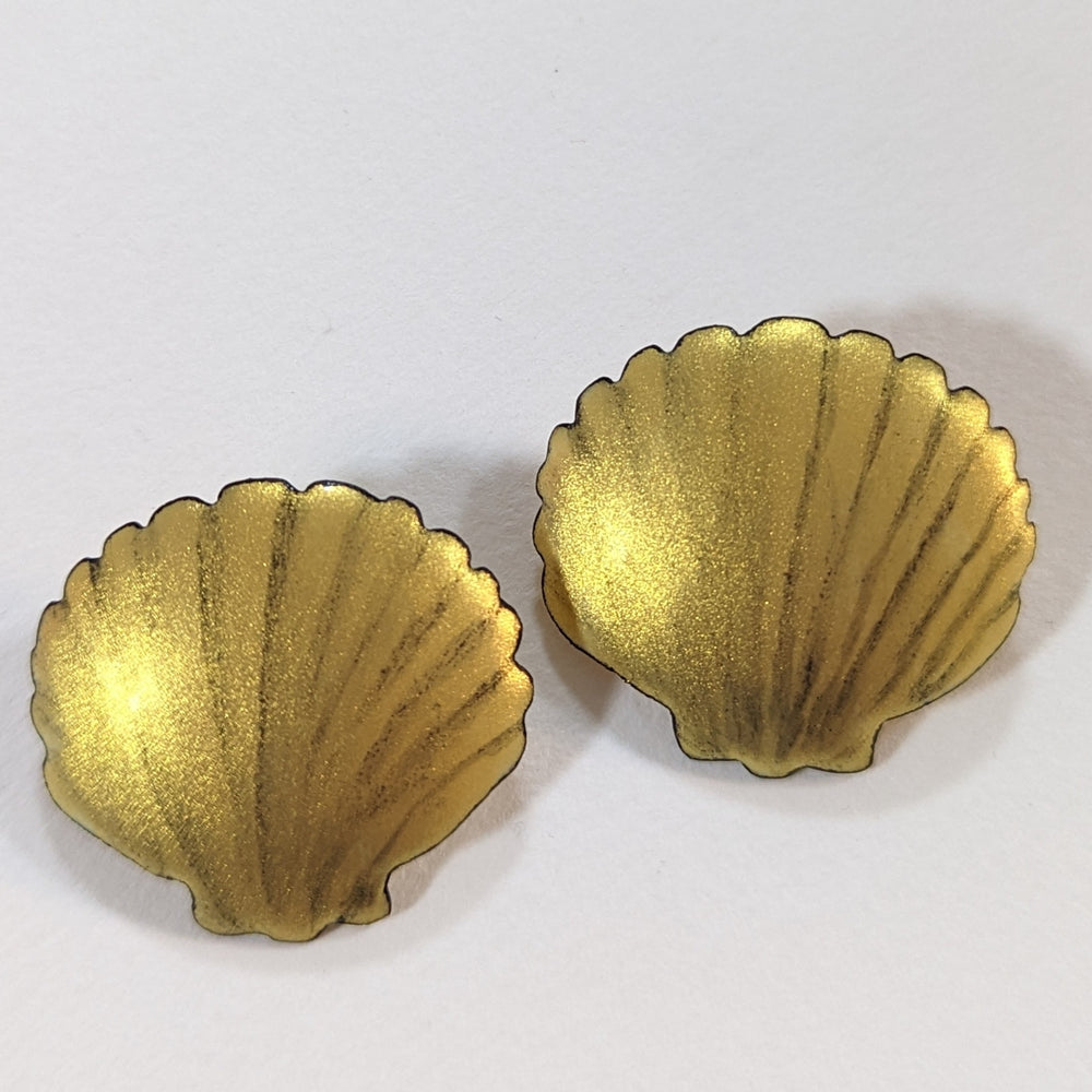 Gold Scollop Shell Earrings