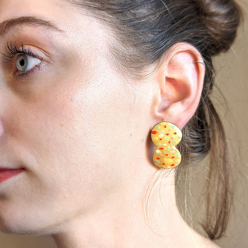 
                
                    Load image into Gallery viewer, Small Metallic Gold Double Bubble Confetti Earrings
                
            