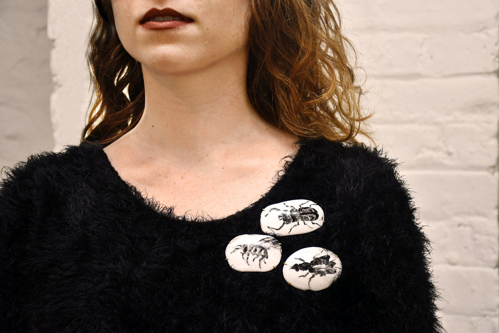 Fly pin/pendant