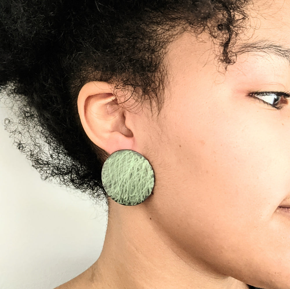 Medium Grass Disc Earrings
